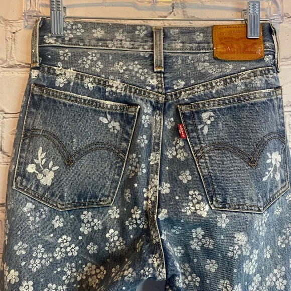 Levi's Wedgie Straight Blue Floral Women's Jeans - Picture 6 of 7